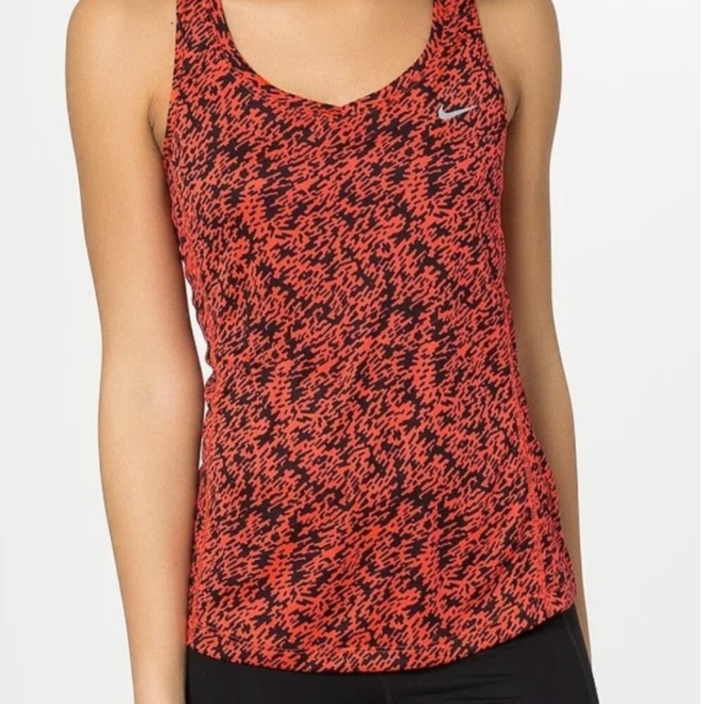 Women's Nike Dri-Fit Red and Black Patterned Racerback Tank Top XS